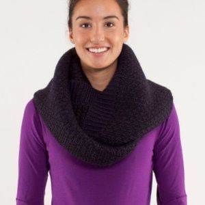 Lululemon MAD Wool Infinity Scarf